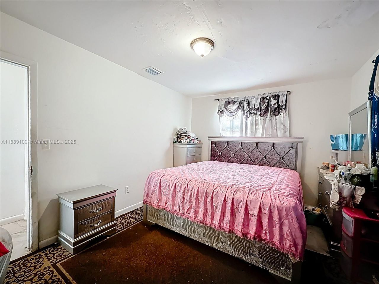 605 NE 164th St, Miami, FL 33162 Photo