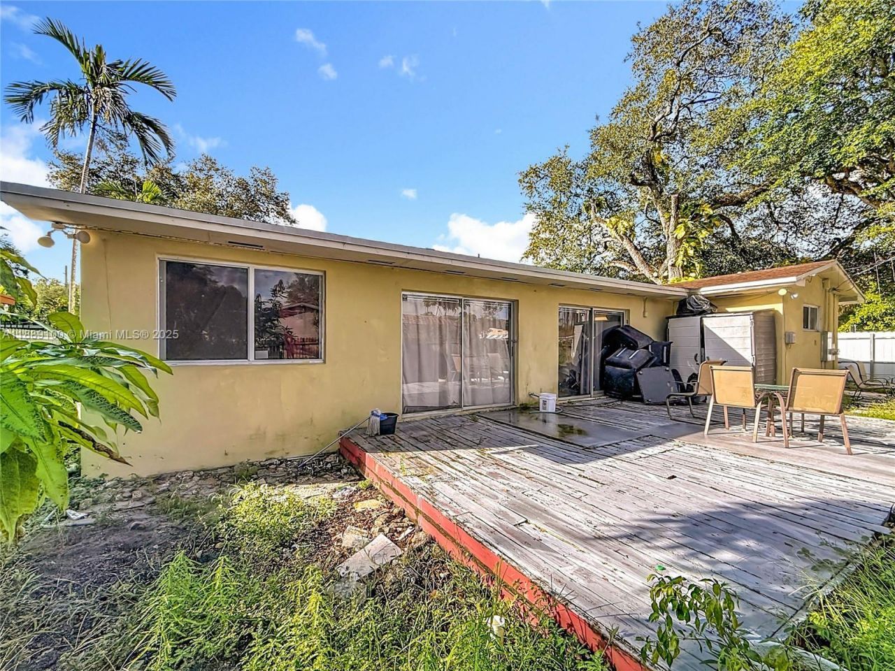 605 NE 164th St, Miami, FL 33162 Photo