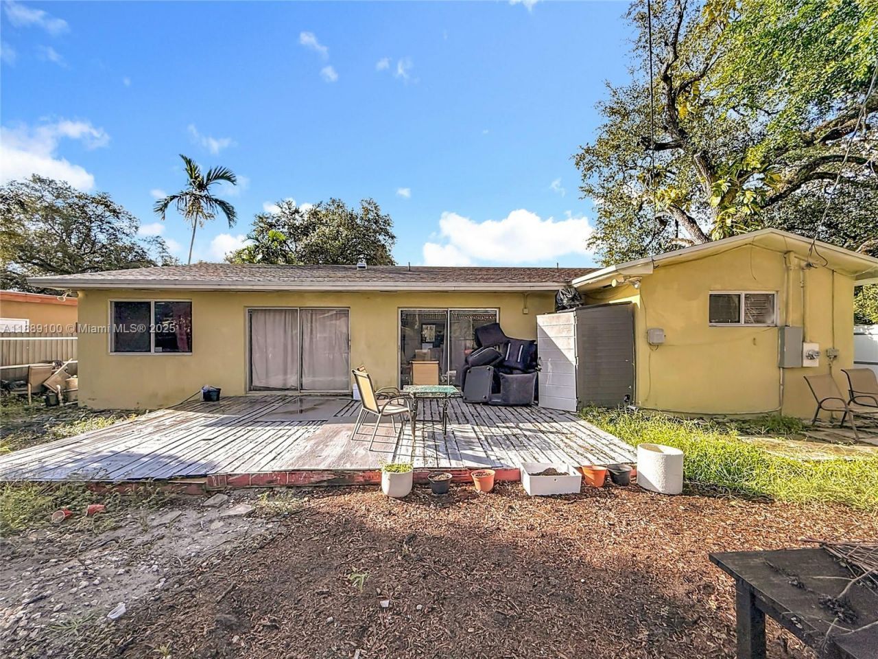 605 NE 164th St, Miami, FL 33162 Photo