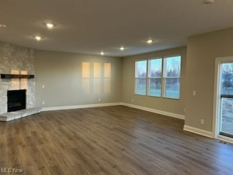 1396 Tullamore Trail, Wadsworth, OH 44281 Photo 7