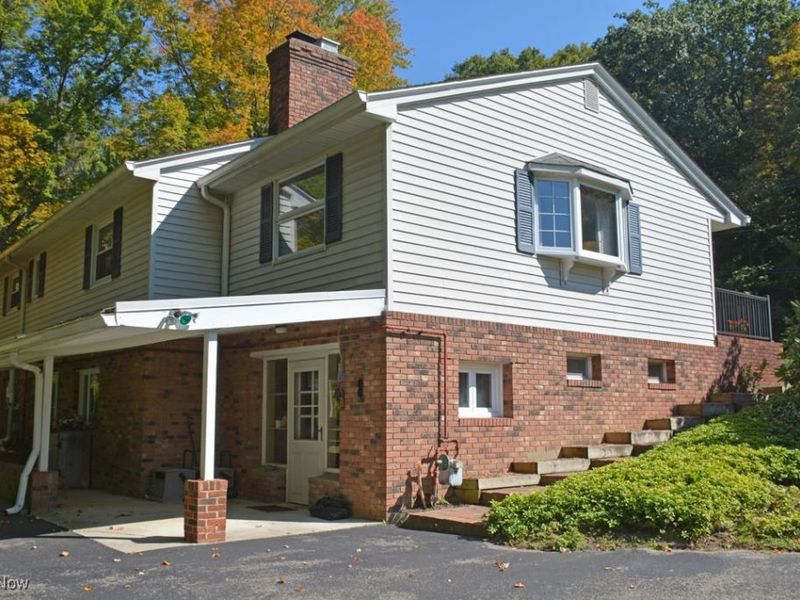 13170 Caves Road, Chesterland, OH 44026 Photo 4