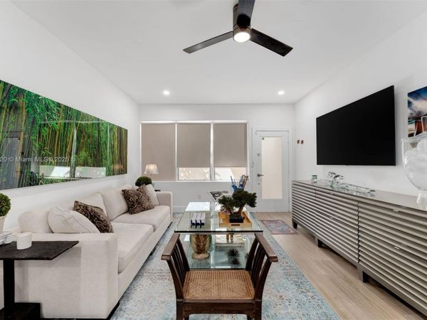 4720 Pine Tree Drive, Unit 2, Miami Beach, FL 33140