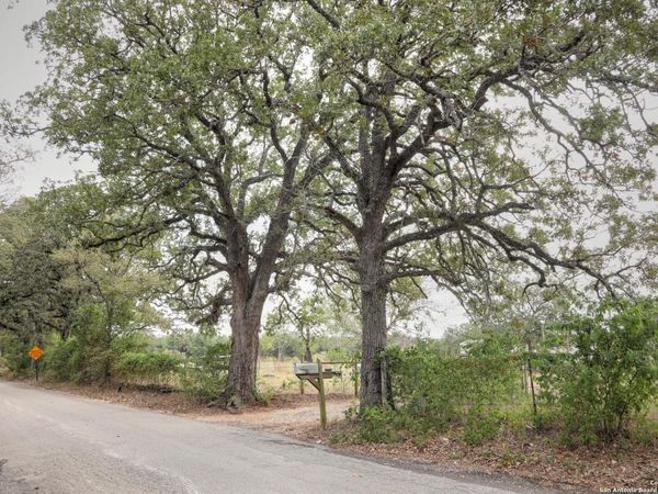 81 Sandy Creek Rd, Dale, TX 78616