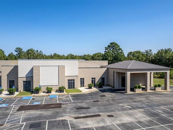 3700 Judson Rd, Longview, TX 75605