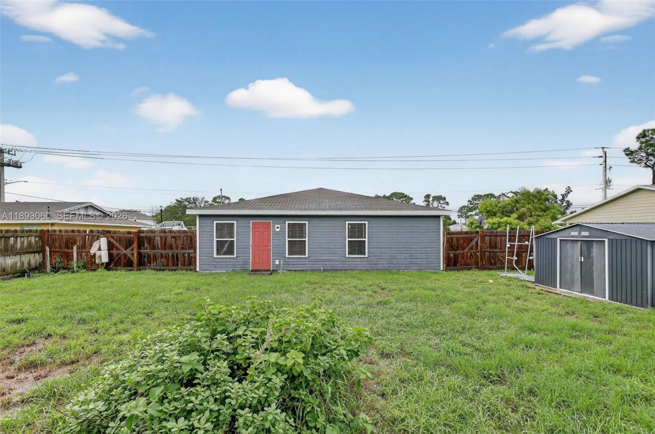 1977 SE Floresta Dr, Port Saint Lucie, FL 34983 Photo