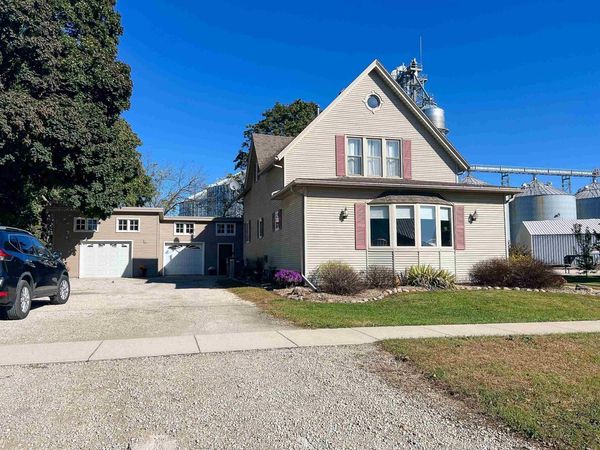 213 W Main Street, Hawkeye, IA 52147