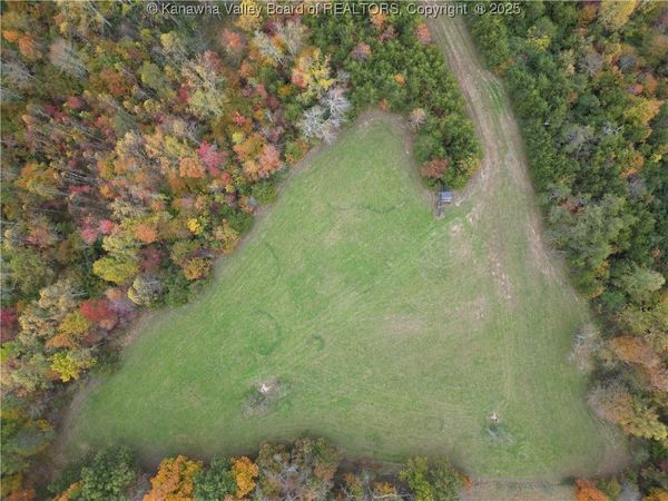 3948 long ridge Road, Apple Grove, WV 25502