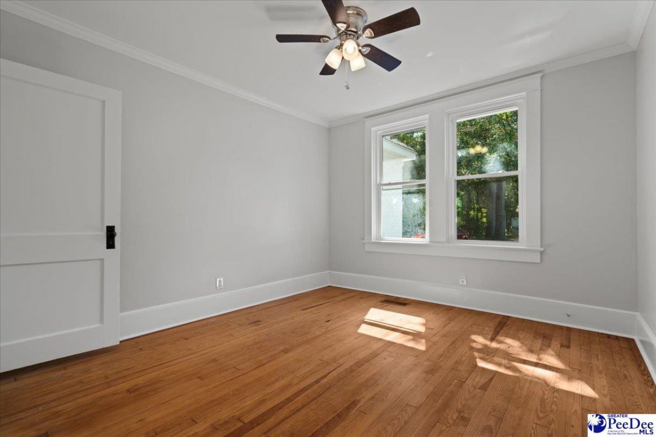 910 W Evans St Photo 18