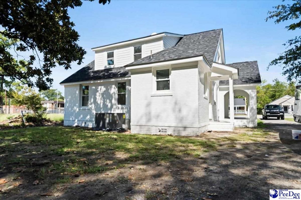 910 W Evans St Photo 32