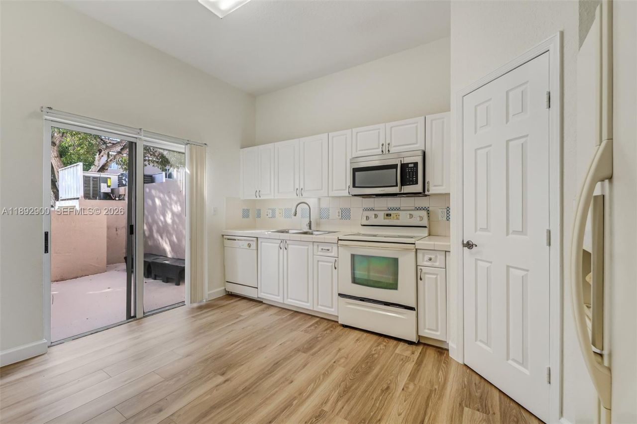 1947 SE 23rd Rd, Homestead, FL 33035 Photo