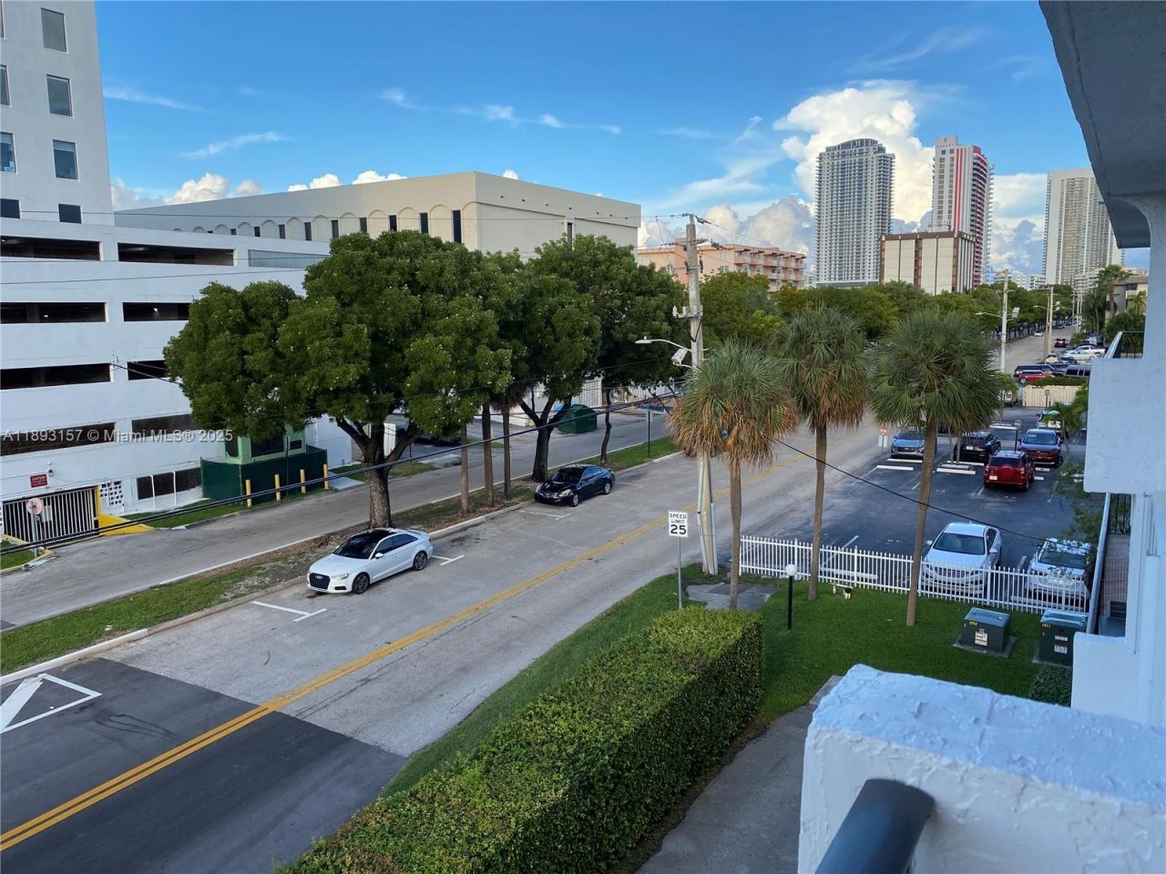 1900 Diana Dr, Unit 3D, Hallandale Beach, FL 33009 Photo