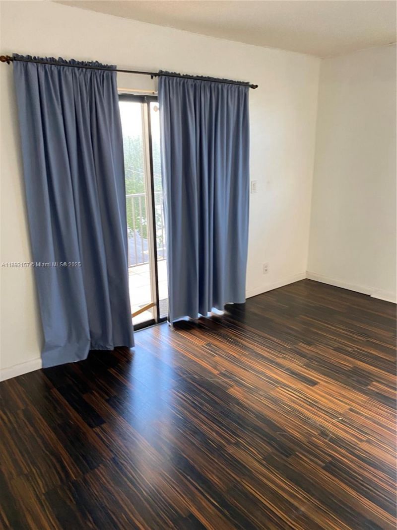 1900 Diana Dr, Unit 3D, Hallandale Beach, FL 33009 Photo