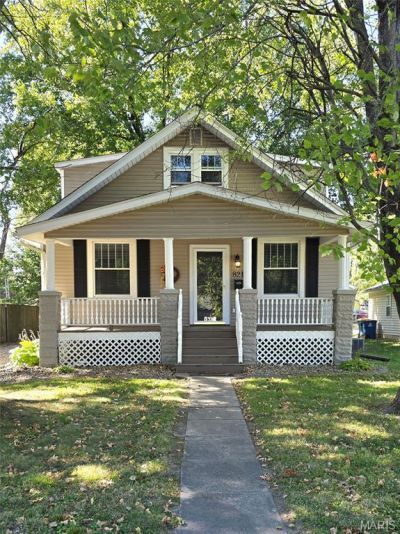 821 Sherman Avenue, Edwardsville, IL 62025 Main Photo