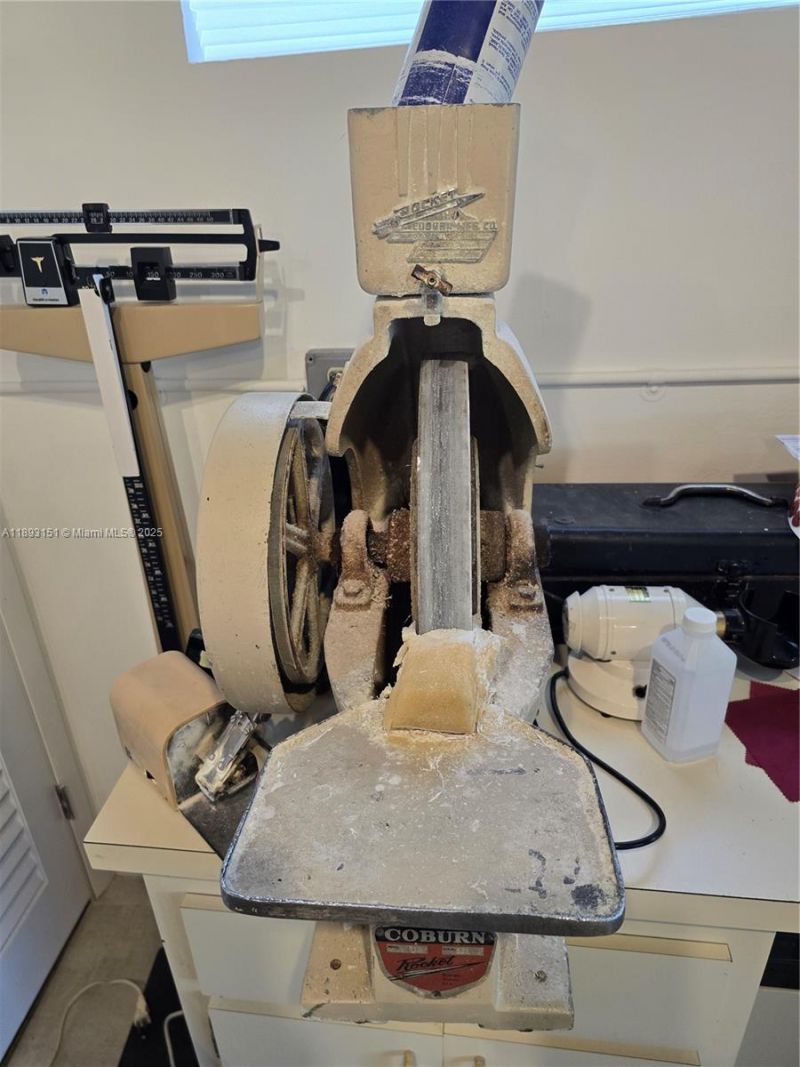 2100 Coral Way, Coral Gables, FL 33145 Photo