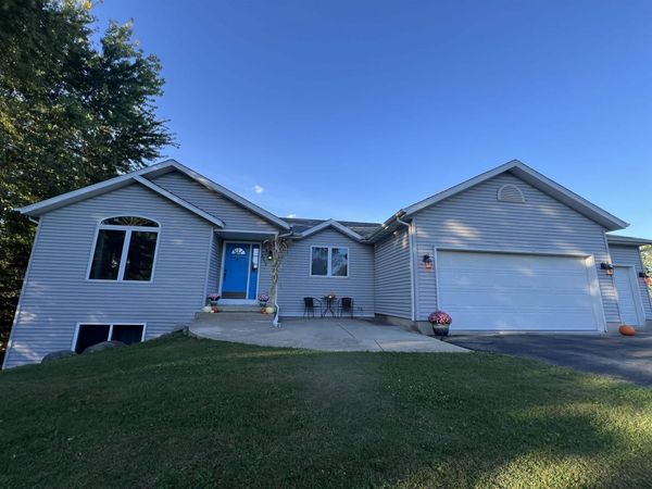 6848 Moonlight Circle, Sun Prairie, WI 53590