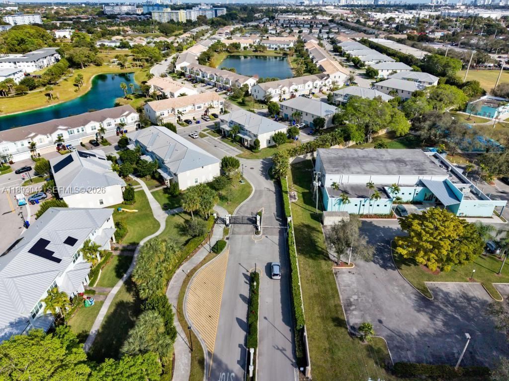 1422 Silk Oak Dr, Hollywood, FL 33021 Photo