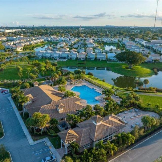 1422 Silk Oak Dr, Hollywood, FL 33021 Photo