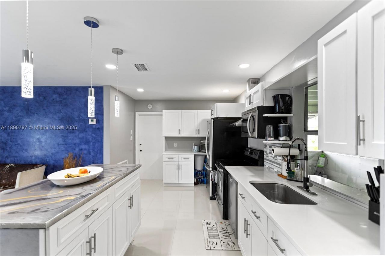 8517 NW 57th Ct, Tamarac, FL 33321 Photo