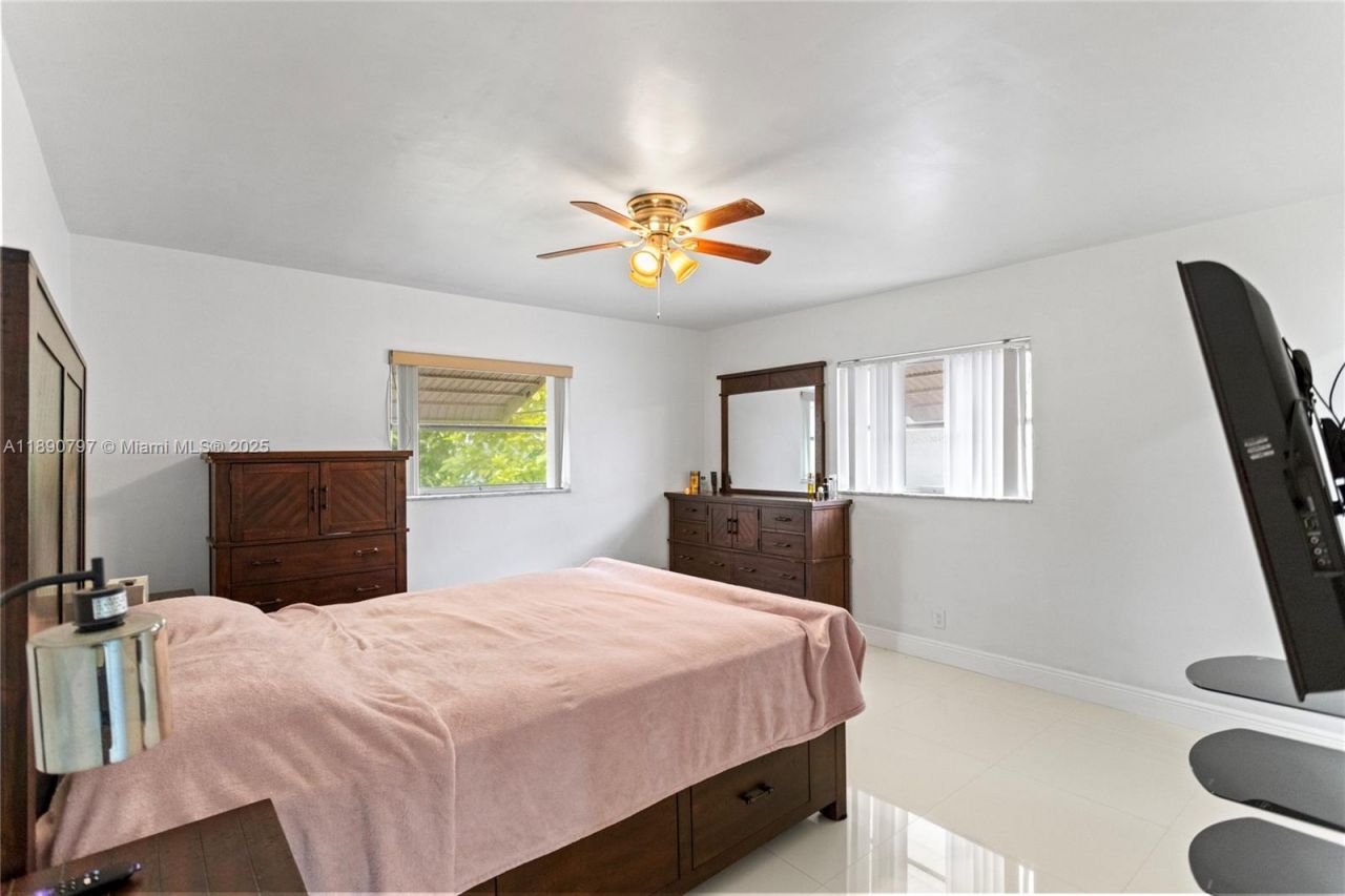 8517 NW 57th Ct, Tamarac, FL 33321 Photo