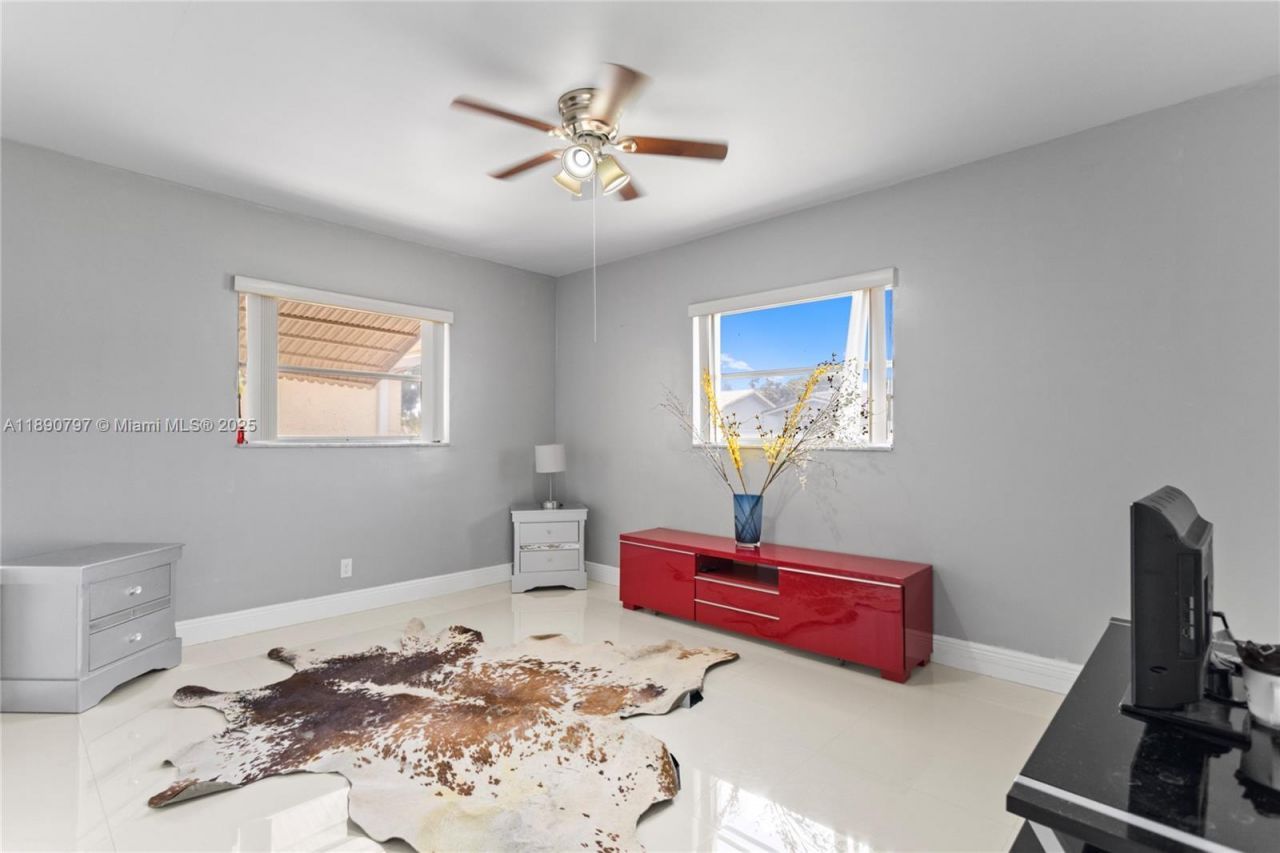 8517 NW 57th Ct, Tamarac, FL 33321 Photo