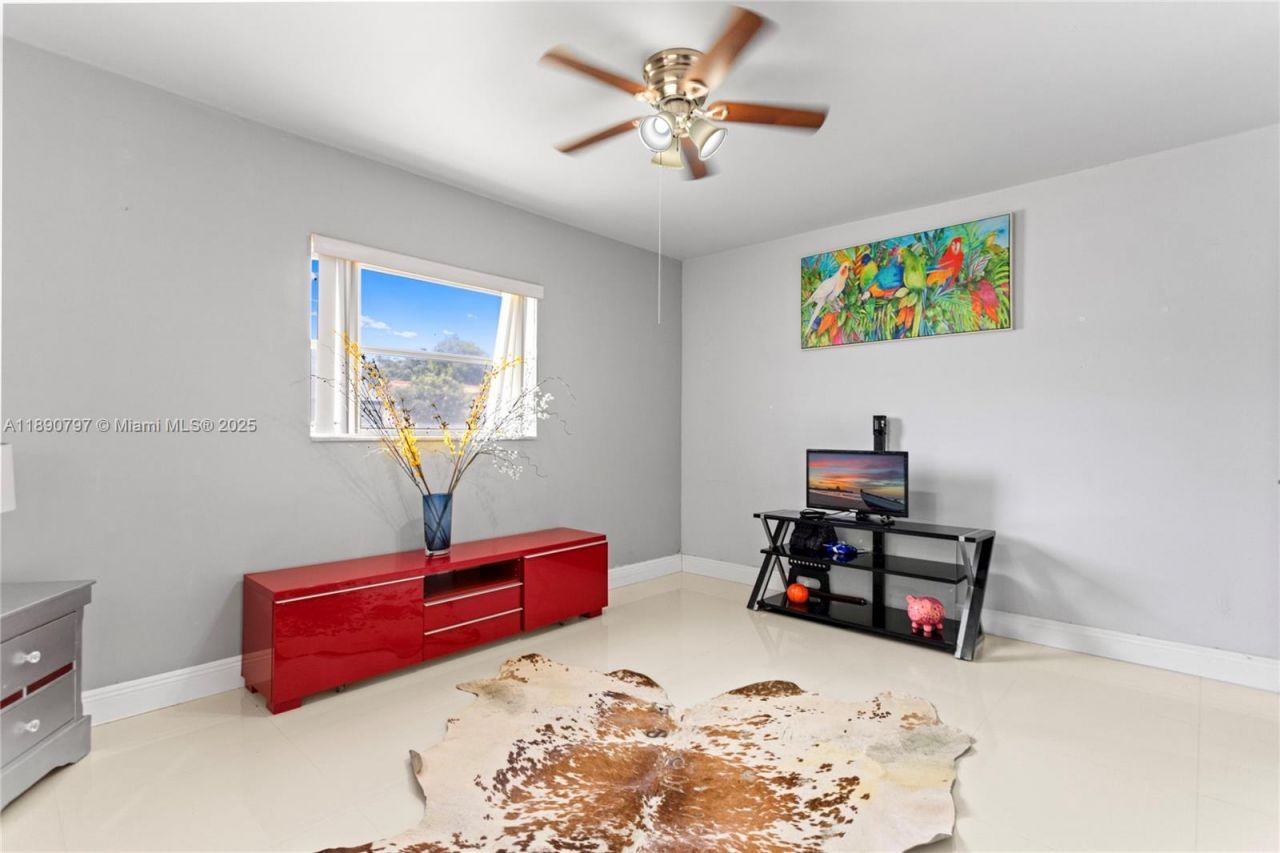 8517 NW 57th Ct, Tamarac, FL 33321 Photo