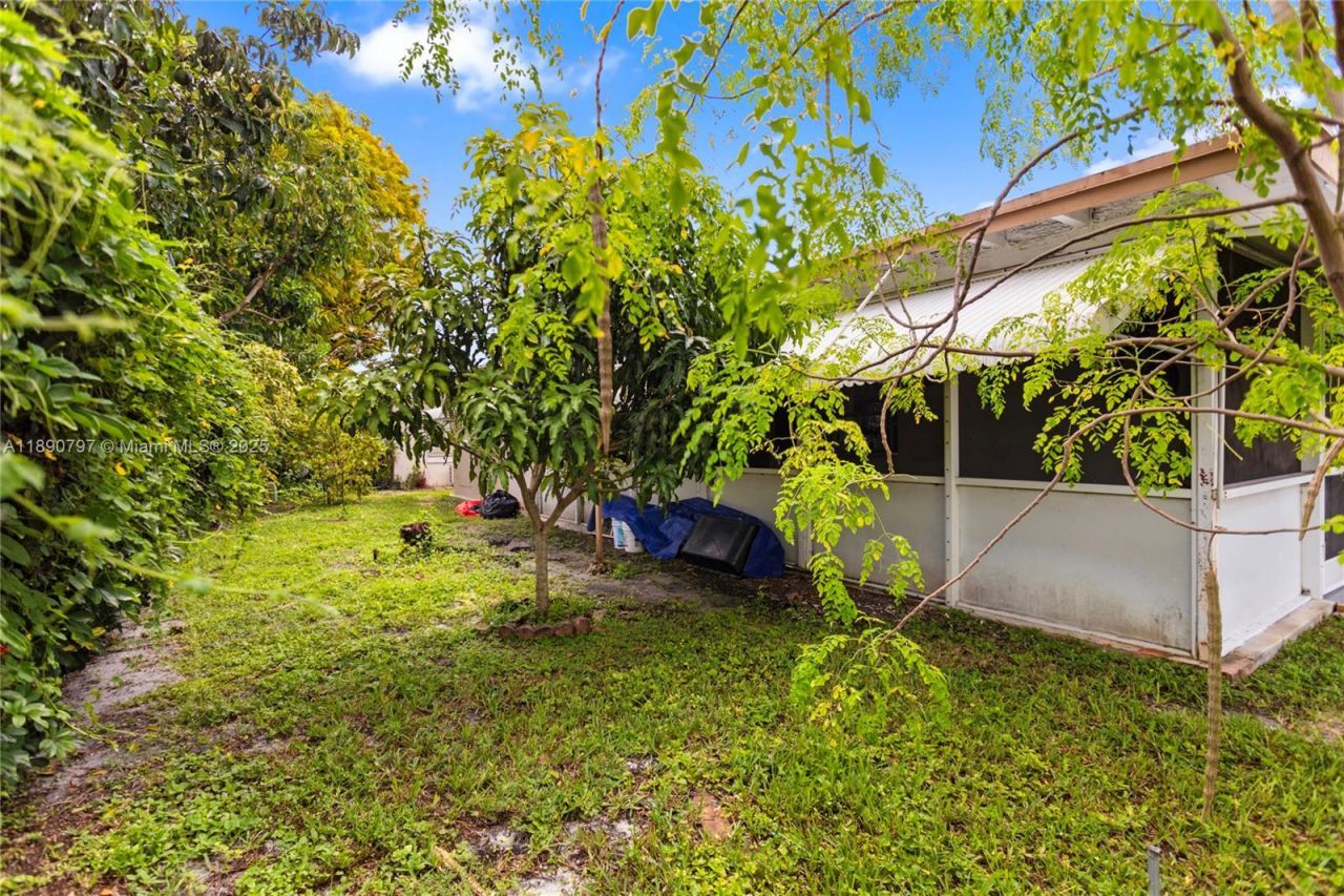 8517 NW 57th Ct, Tamarac, FL 33321 Photo