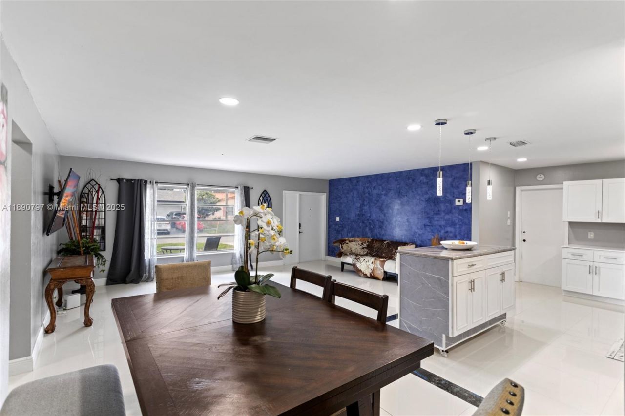 8517 NW 57th Ct, Tamarac, FL 33321 Photo