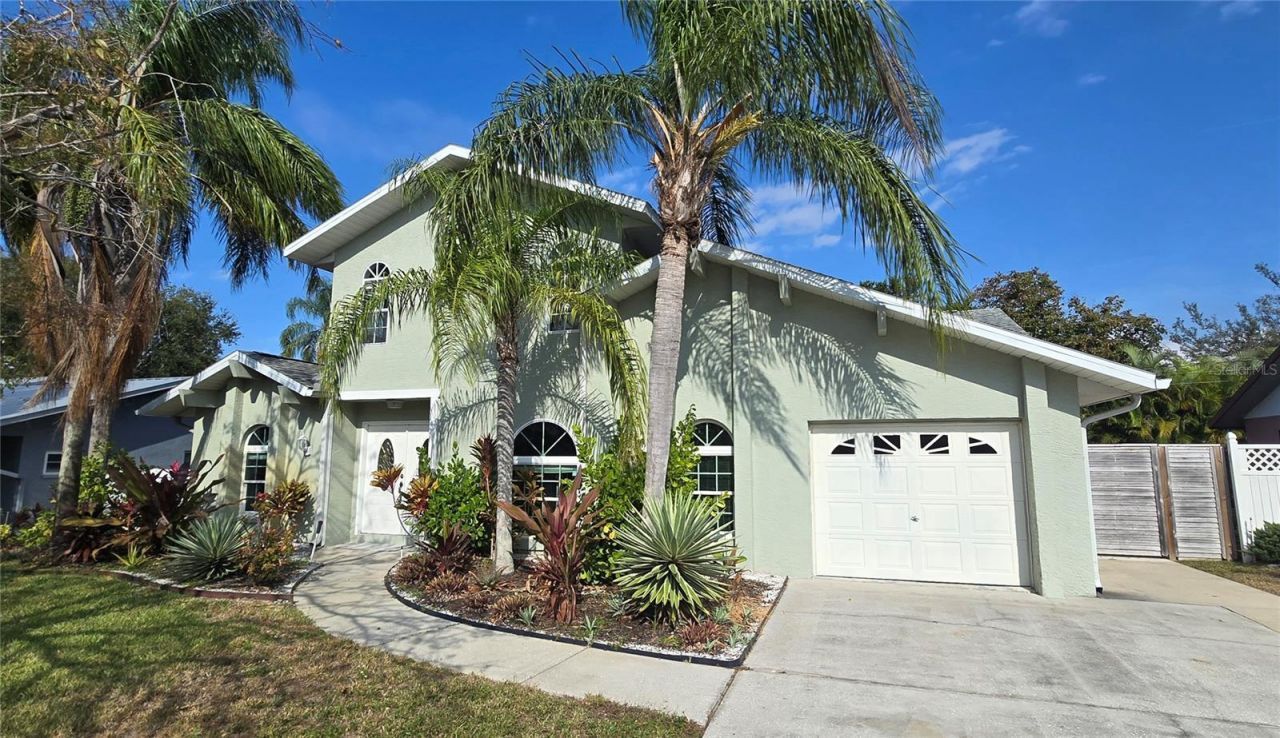 640 Kenneth Way, Tarpon Springs, FL 34689 Main Photo