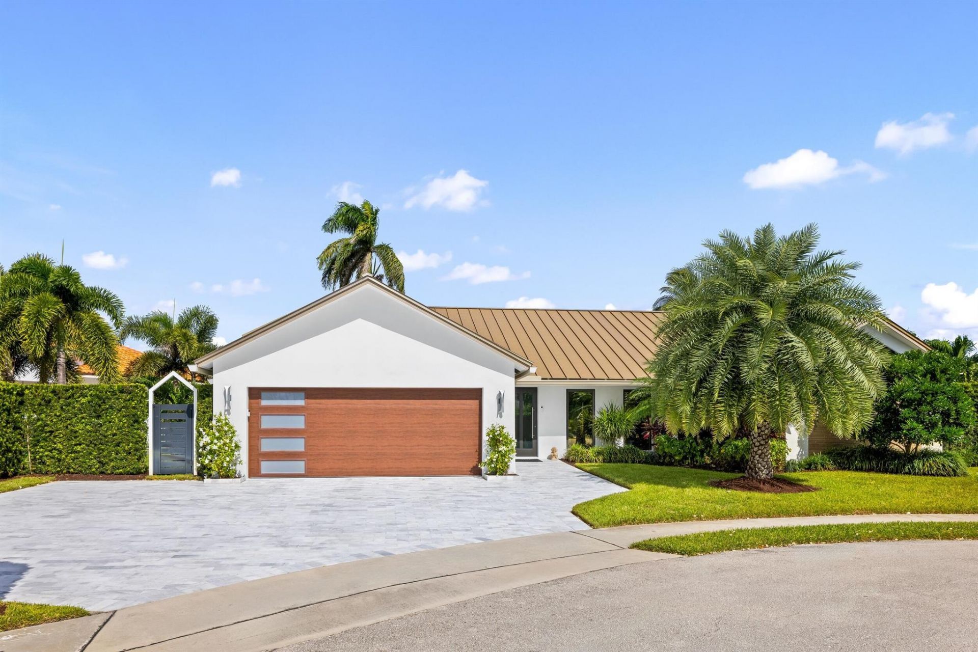 843 NE Mulberry Drive, Boca Raton, FL 33487 Photo