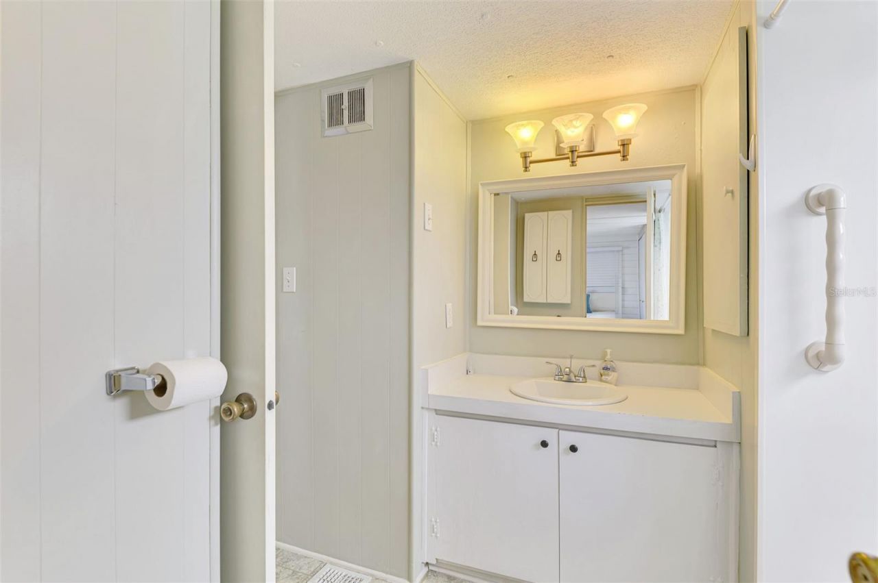 259 Inner Drive E, Venice, FL 34285 Photo