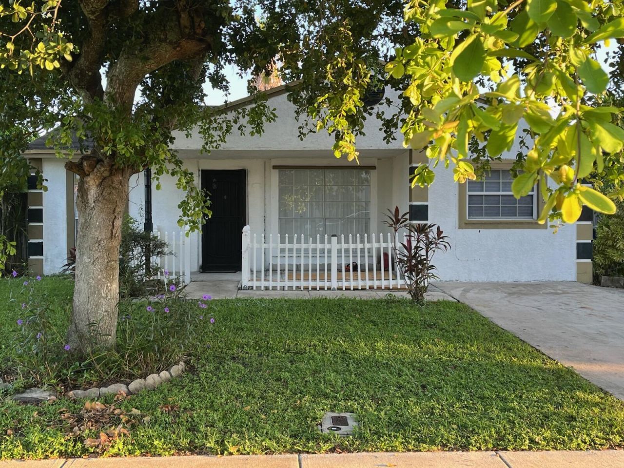 10705 Aquarius Lane, Royal Palm Beach, FL 33411 Photo