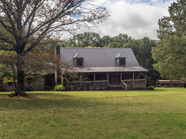 900 CENTERPOINT DR, Mason, TN 38049