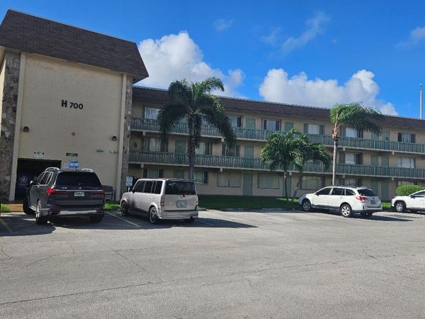 700 Village Green Court, Unit 316, Palm Springs, FL 33461