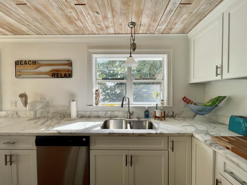 924 Coquina Lane, Unit 4, Vero Beach, FL 32963 Photo