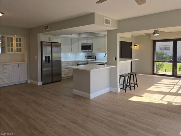 5790 Trailwinds DR, Unit 111, FORT MYERS, FL 33907