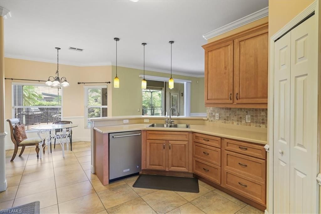 2607 Chiquita Blvd S, Cape Coral, FL 33914 Photo