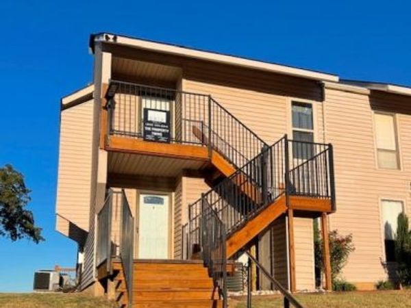 123 Falconhead, Unit B, Burneyville, OK 73430