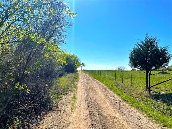 182 Hill County Road 3352, Hubbard, TX 76648
