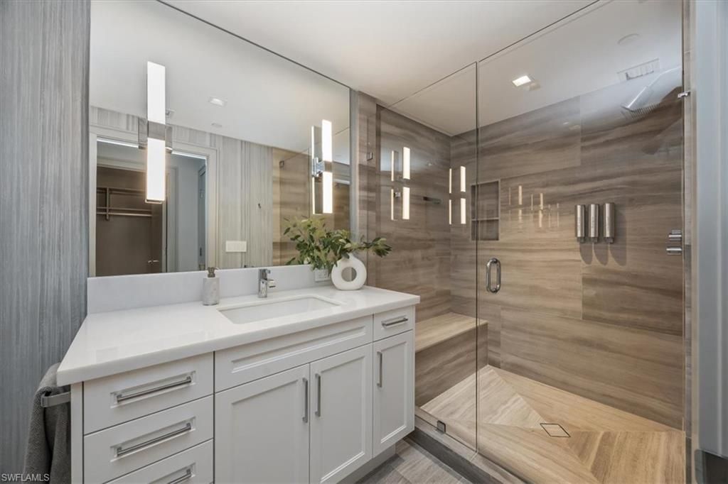 6897 Grenadier Blvd, Unit 1701, Naples, FL 34108 Photo