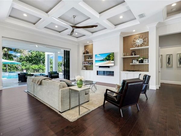 5861 Napa Woods WAY, NAPLES, FL 34116