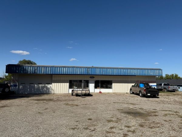 1310 S 5th Avenue E, Newton, IA 50208