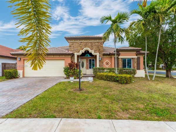 3591 NE 10th Dr, Homestead, FL 33033