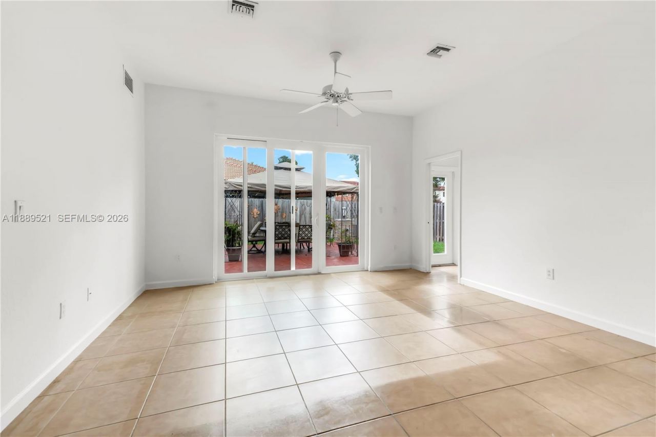 3591 NE 10th Dr, Homestead, FL 33033 Photo