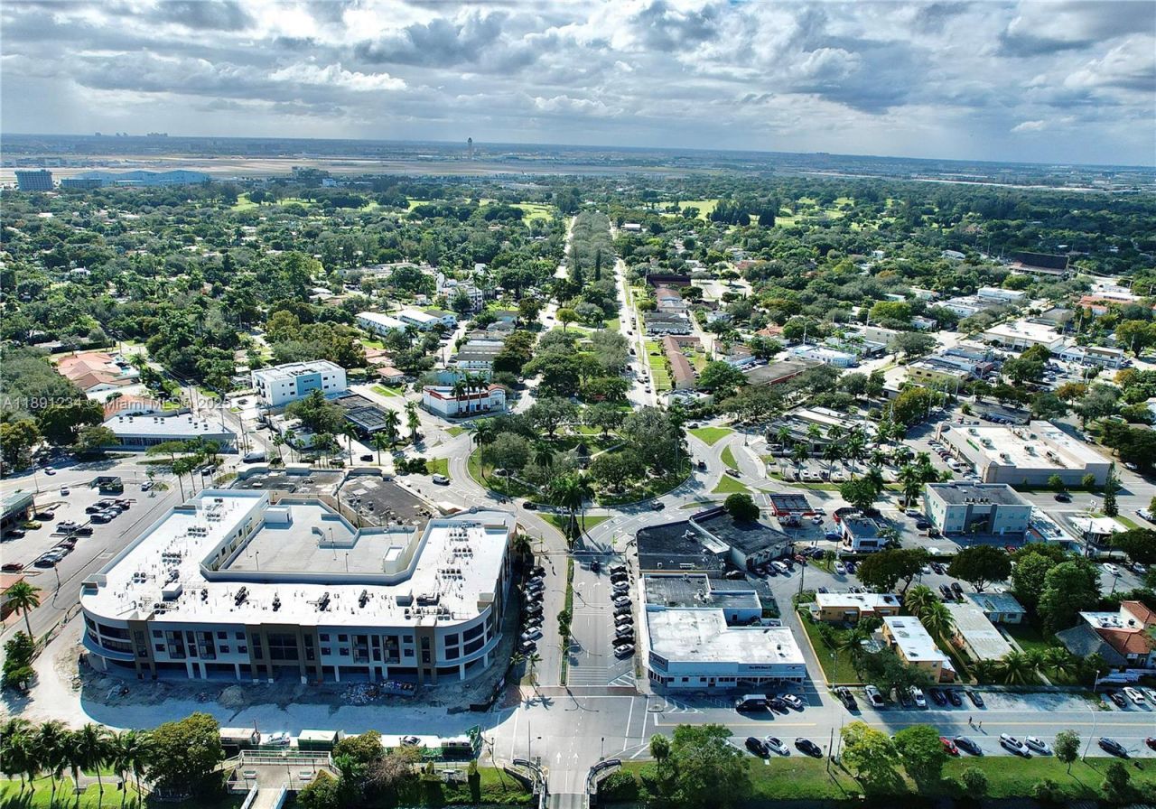 61 Truxton Dr, Miami Springs, FL 33166 Photo