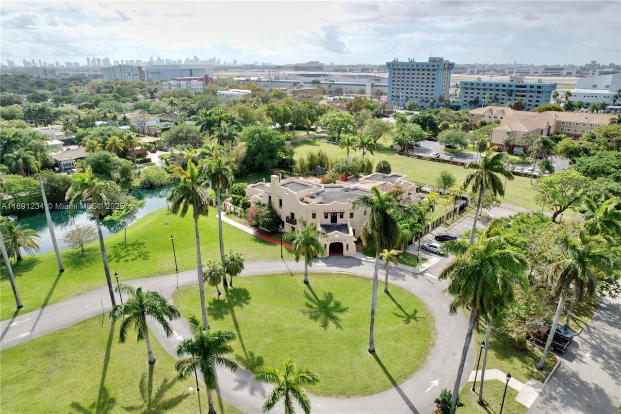 61 Truxton Dr, Miami Springs, FL 33166 Photo