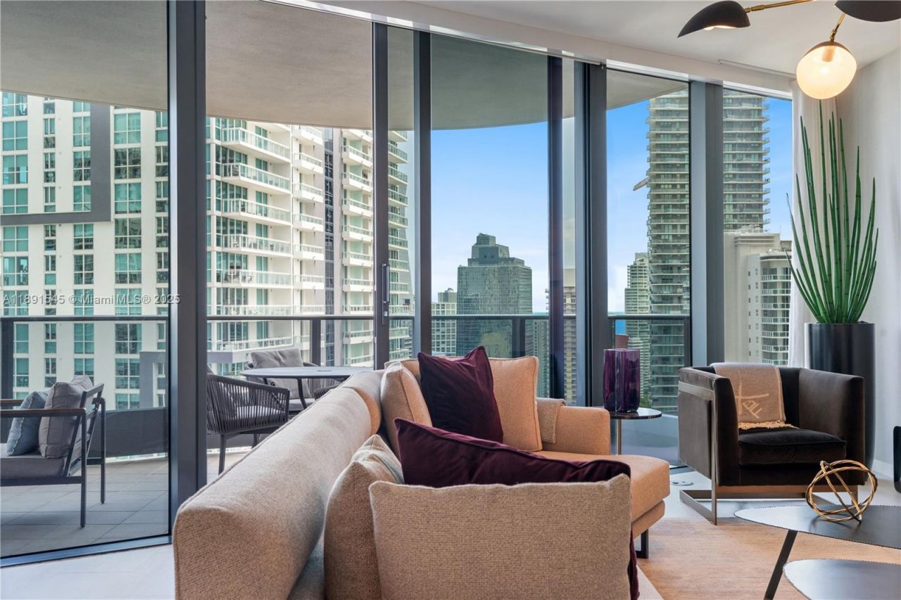 1000 Brickell Plz, Unit 3401, Miami, FL 33131 Photo