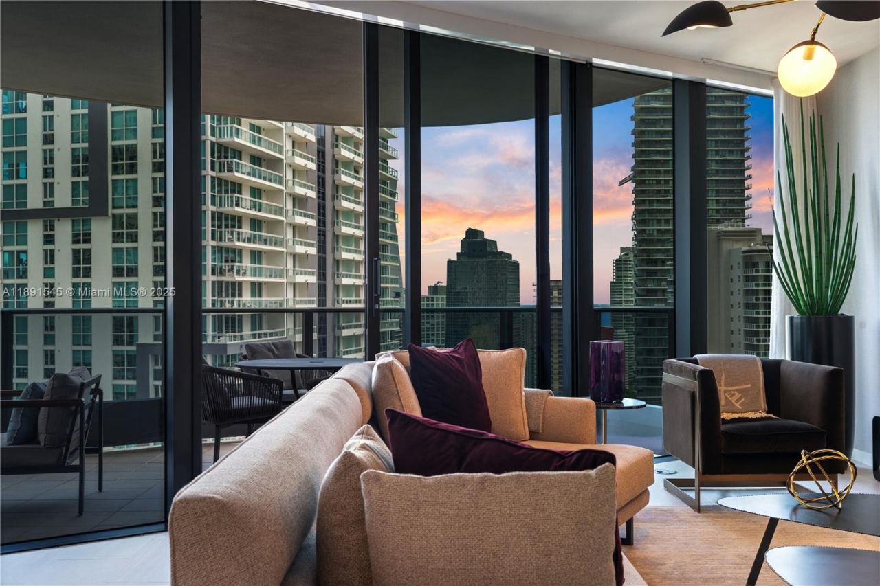 1000 Brickell Plz, Unit 3401, Miami, FL 33131 Photo