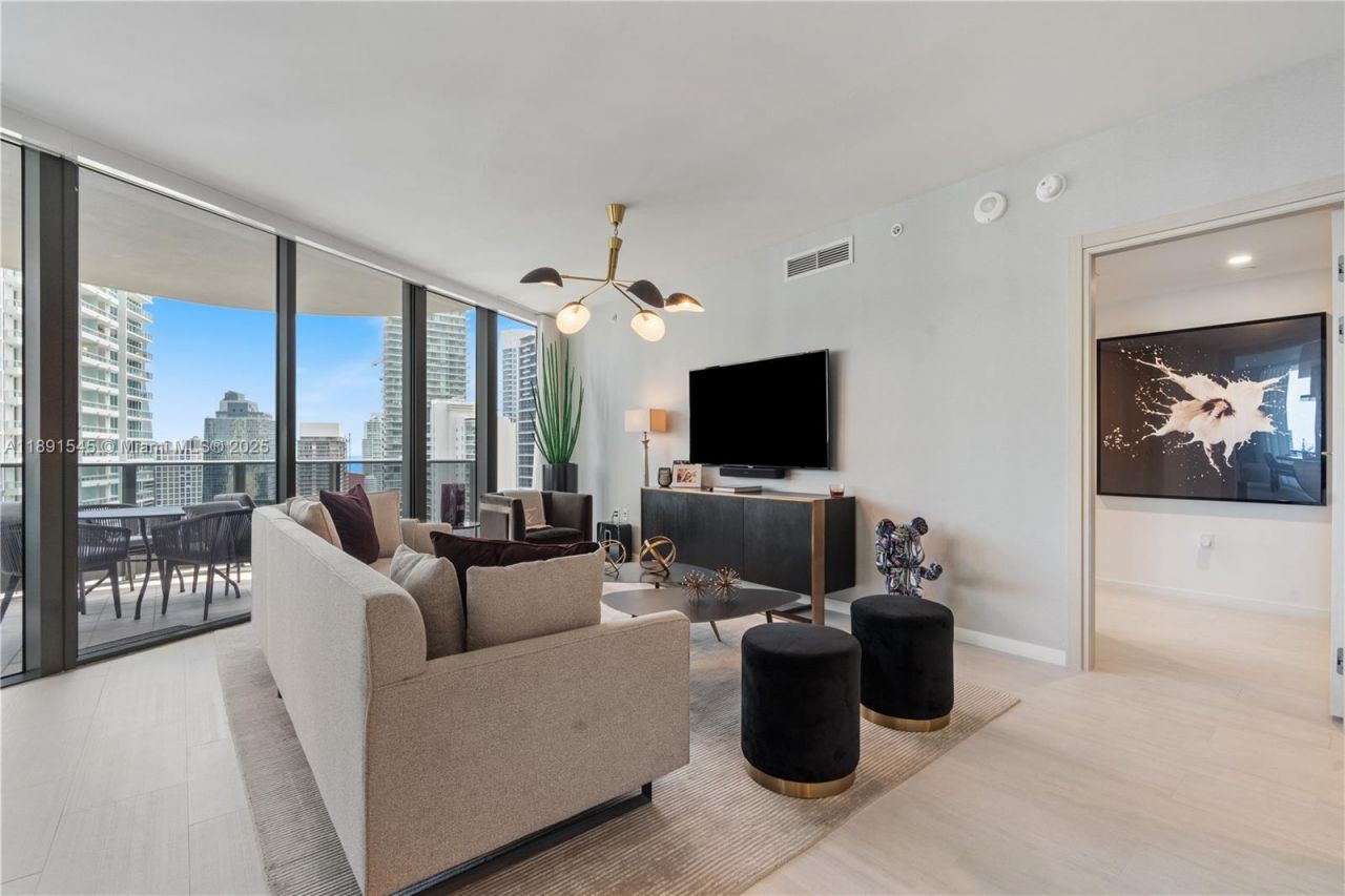 1000 Brickell Plz, Unit 3401, Miami, FL 33131 Photo