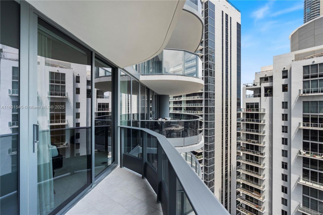 1000 Brickell Plz, Unit 3401, Miami, FL 33131 Photo