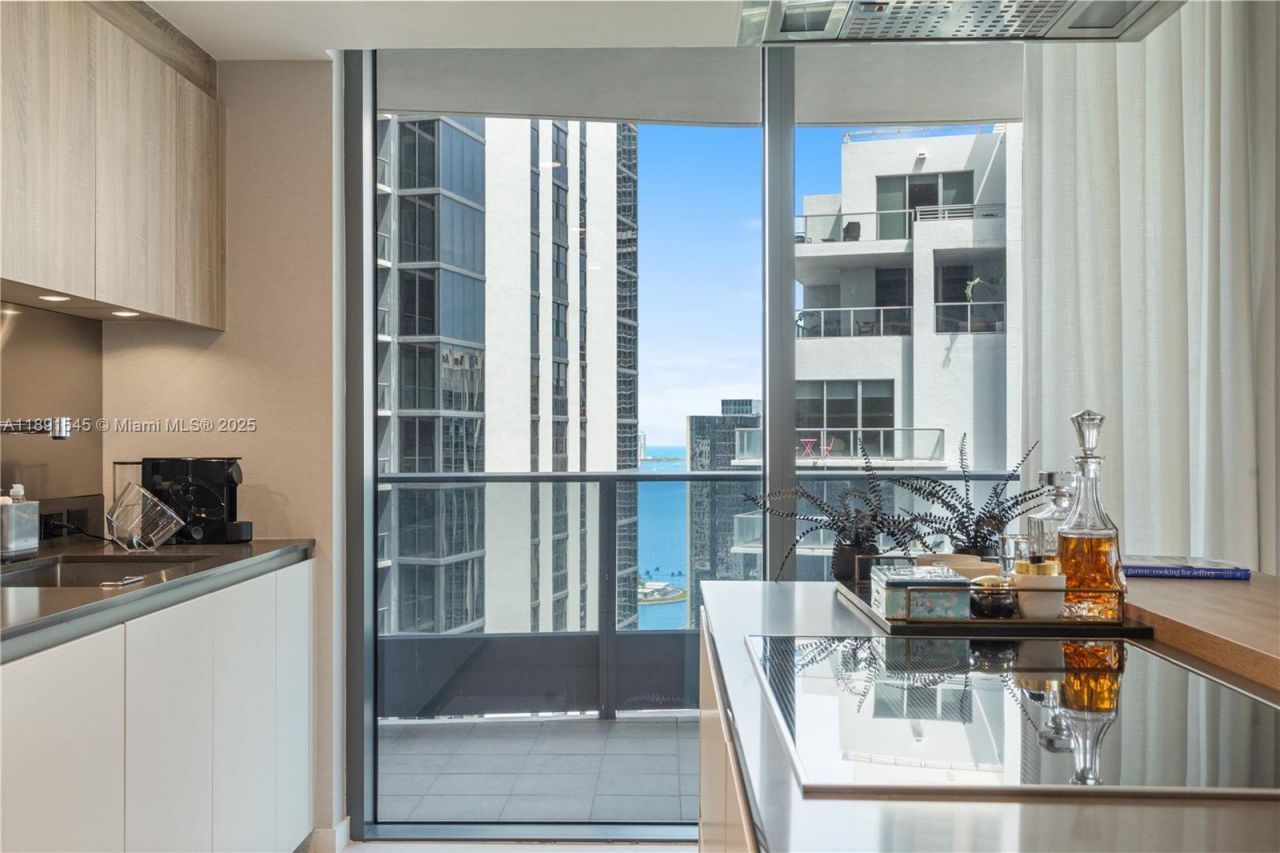 1000 Brickell Plz, Unit 3401, Miami, FL 33131 Photo